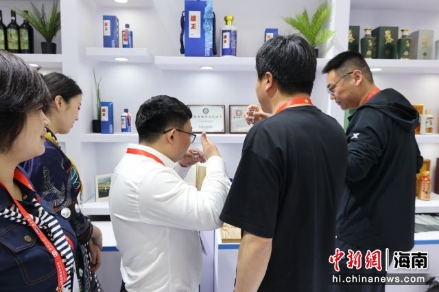 【中新網】消博會非遺元素綻放 傳統技藝煥發新活力